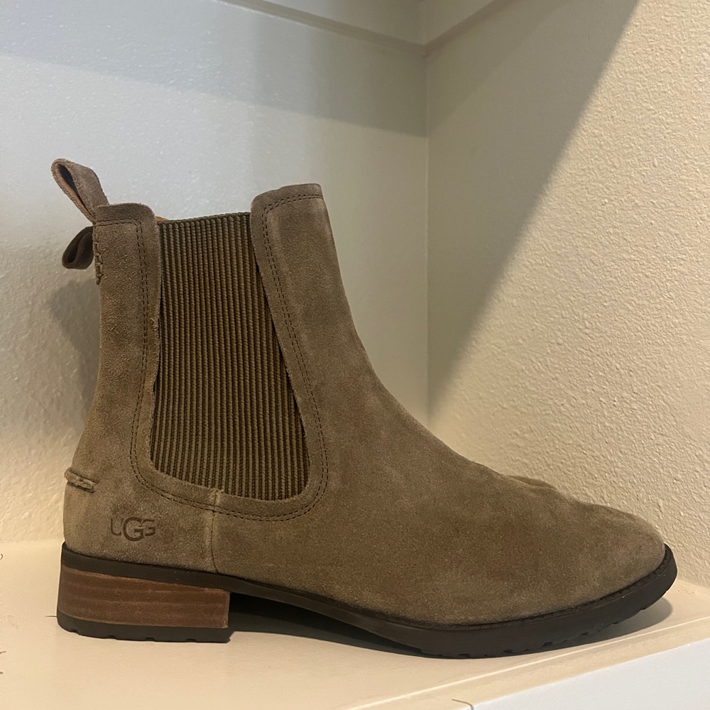 Ugg Australia Women's Hillhurst Boot Brown Suede Bootie